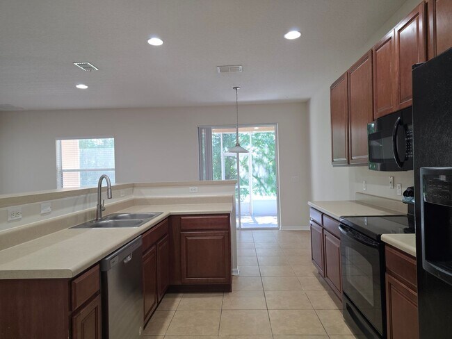 Building Photo - Three Bedroom Home at Charleston Park in Apopka