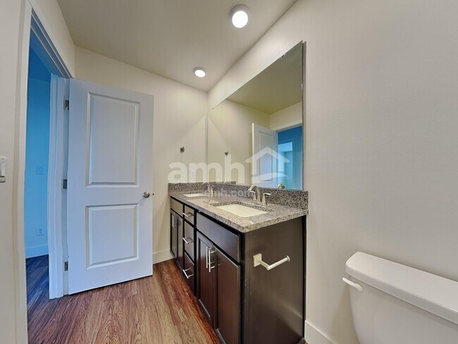 Building Photo - 19301 17th Ave Ct E