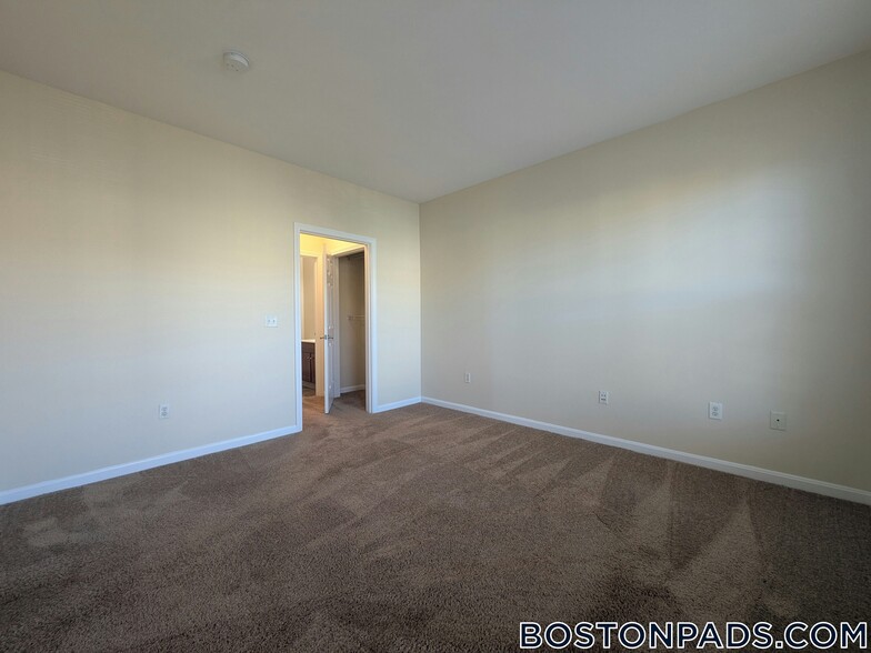 Building Photo - 311 Lowell St