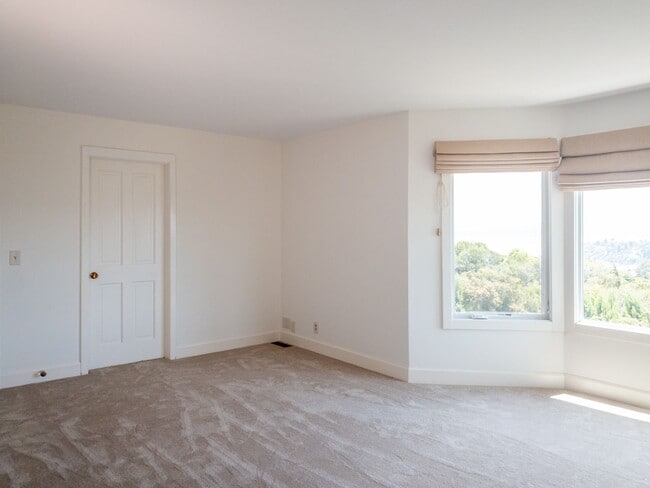 Building Photo - 27 Meadow Hill Dr