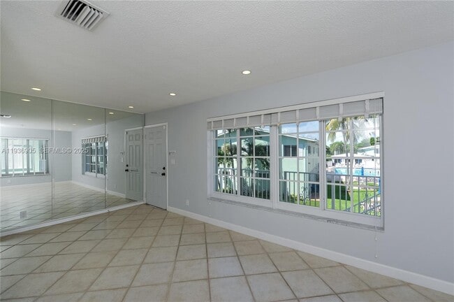 Building Photo - 5400 N Ocean Blvd