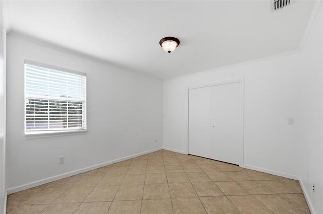 Building Photo - 633 Rose Garden Dr