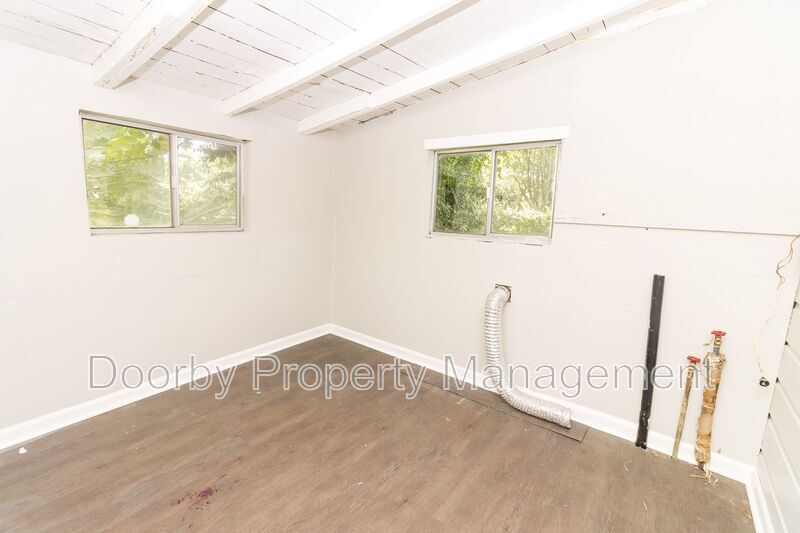 Building Photo - 3112 6th Ave