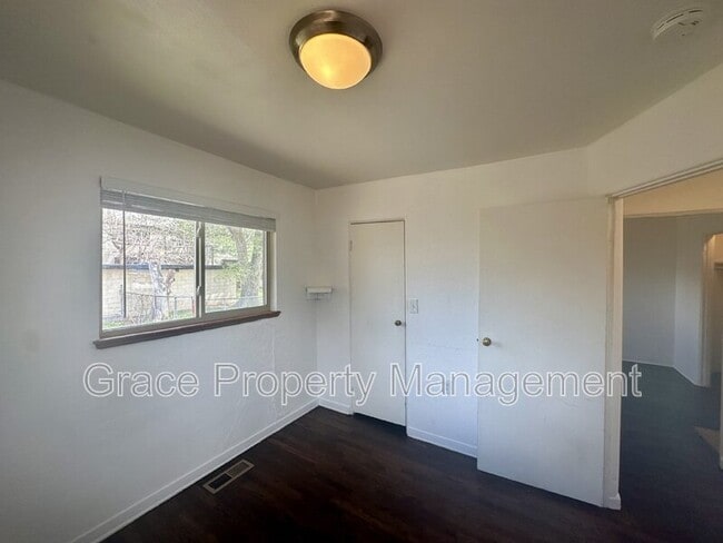Building Photo - 1340 Otis St