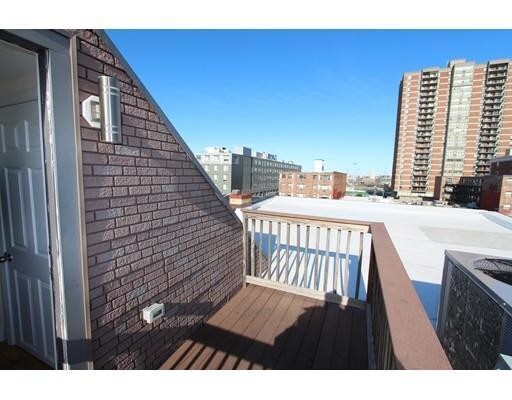 Building Photo - 1032 Commonwealth Avenue