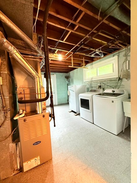 Main - Laundry Room - 17624 Wheat Fall Dr
