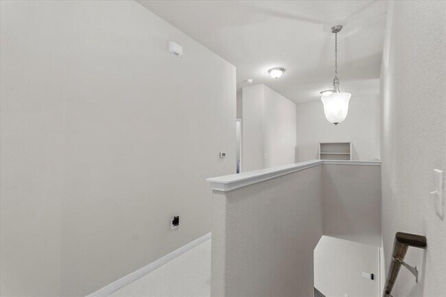 Building Photo - 405 Rhetoric Way