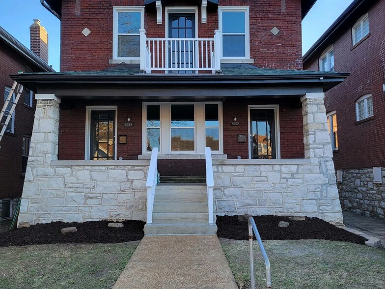 Building Photo - 5038 Chippewa St