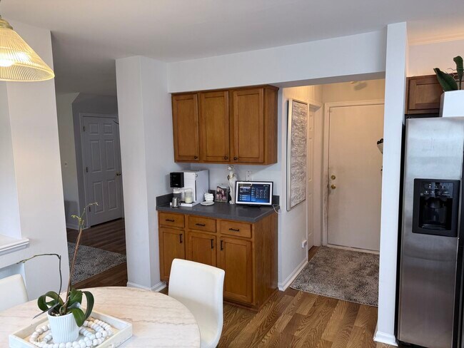 Building Photo - 2727 Borkshire Ln