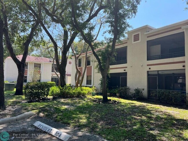 Building Photo - 9854 NW 3 St