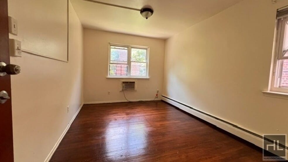 Building Photo - 1440 E 85th St