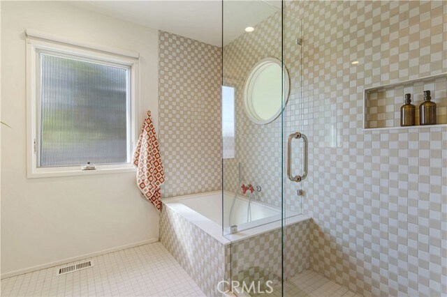 Building Photo - 6236 Springvale Dr