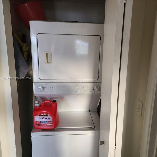 Building Photo - 2775 NE 187th St