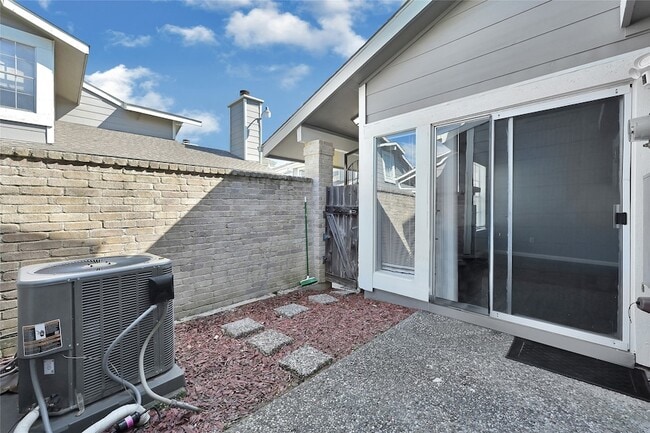 Building Photo - 12111 Lemon Ridge Ln