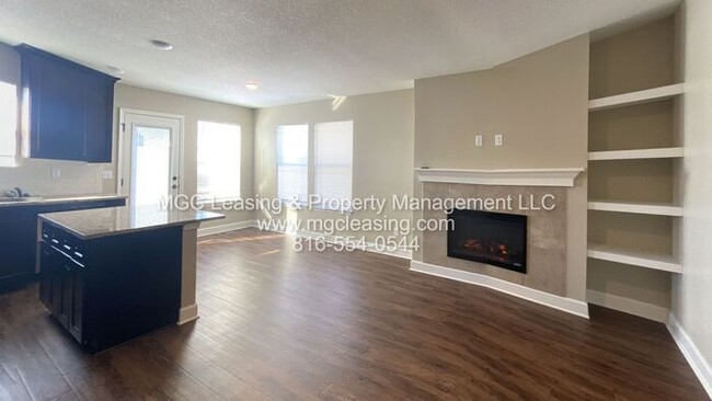 Building Photo - 2 Bedroom at Beautiful Serrano Townhomes i...