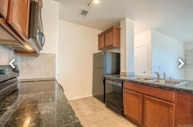 Building Photo - 2672 S Cathay Way