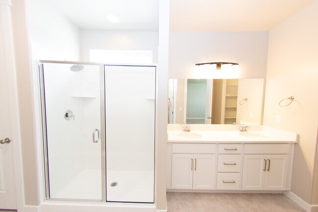 Building Photo - Modern Farmhouse Rambler – 7 Bed, 4 Bath –...
