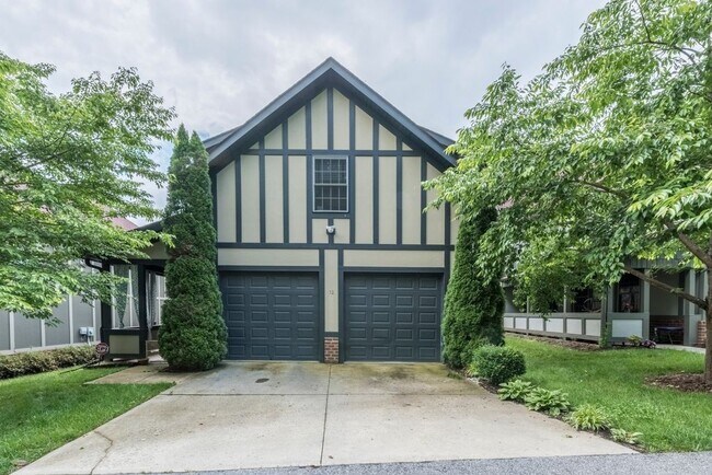 Building Photo - LOCATION! Beautiful East Asheville Home in...