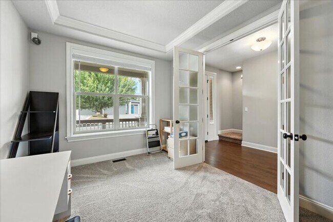 Building Photo - Elegant 3-Bedroom Fully Furnished Home wit...