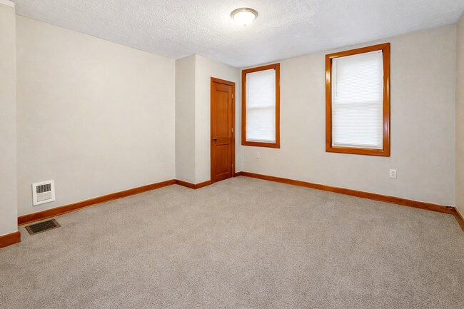 Building Photo - 3BR Baltimore Rowhome with Central Air & In-Unit Laundry