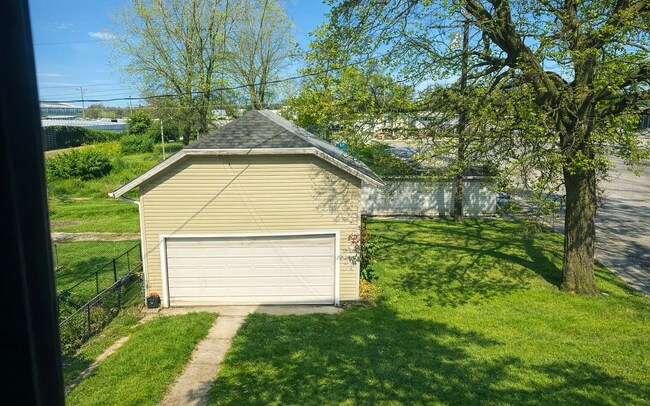 Building Photo - 2614 63rd St