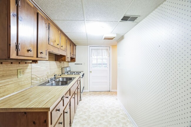 Primary Photo - Spacious 5BR / 3BA House in Marietta