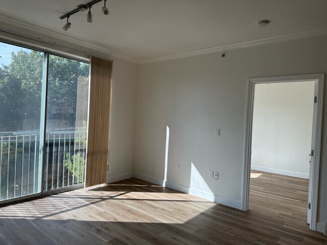 Building Photo - 330 Las Colinas Blvd E