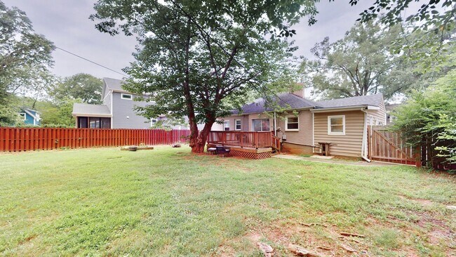Building Photo - 1008 Leigh Ave