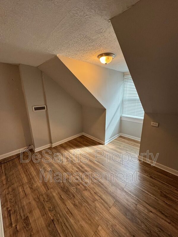 Building Photo - 5424 Harrison St