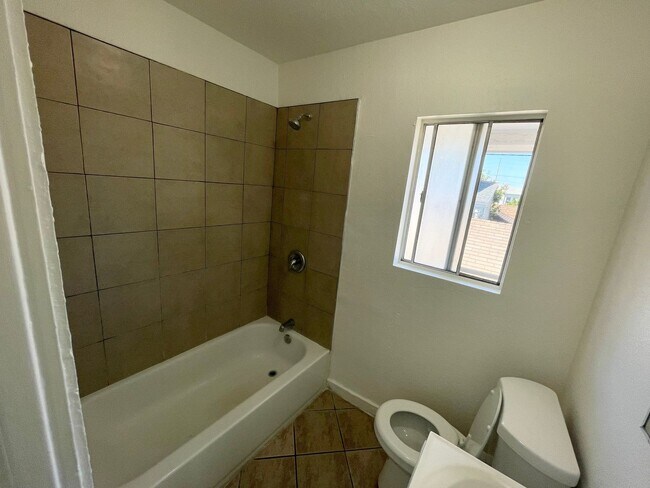 Building Photo - 1bd/1bth Apartment in Gated Community near...