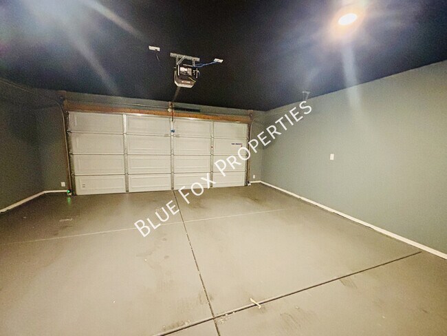 Building Photo - 6563 W Camino Pizarro