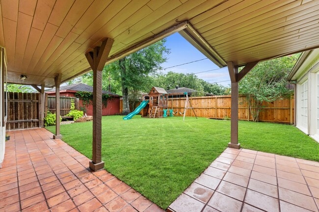 Building Photo - 9407 Brooding Oak Cir