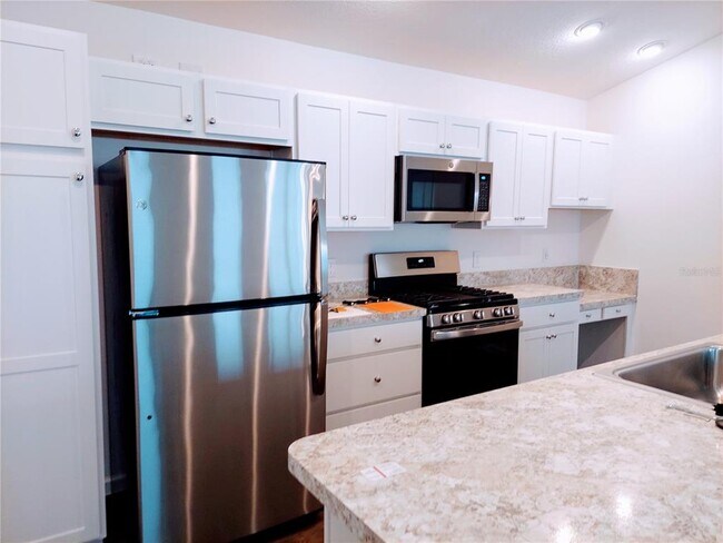 Building Photo - 3263 Sherfinski Ave