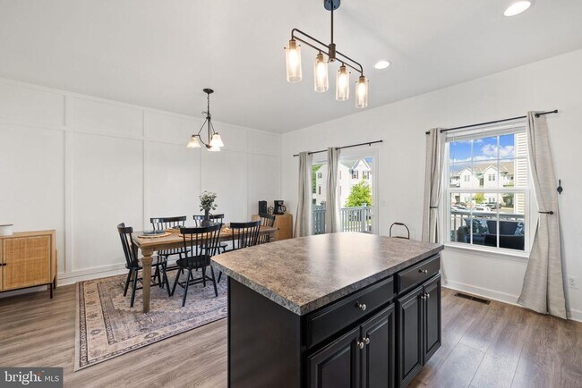 Building Photo - 6196 Willow Pl