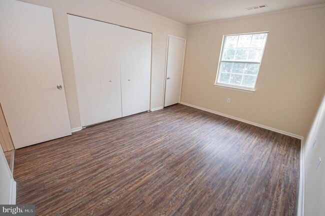 Building Photo - 804 College Ln