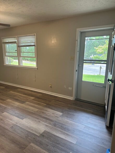 Building Photo - 3301 Rhodhiss Ct