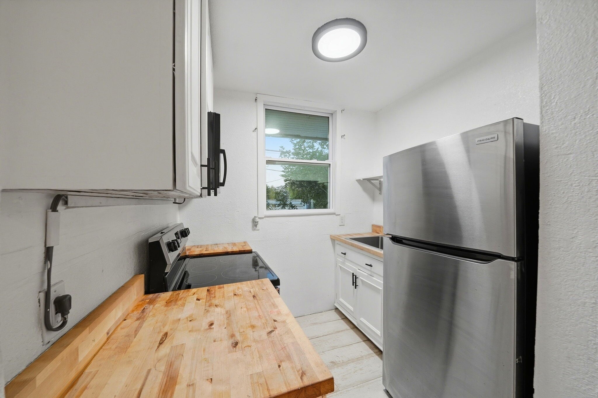 Building Photo - 1226 Easter Ave