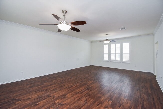 Building Photo - 1622 W 25th St