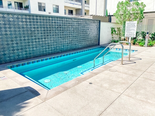 Building Photo - 1893 Union St