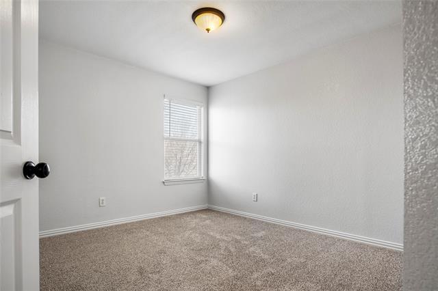 Building Photo - 2000 Webb Dr