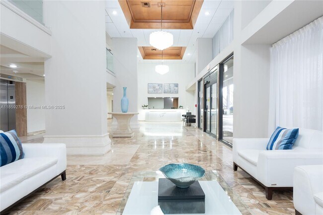 Building Photo - 6061 Collins Ave