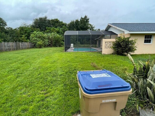 Building Photo - 1674 Louis Dr