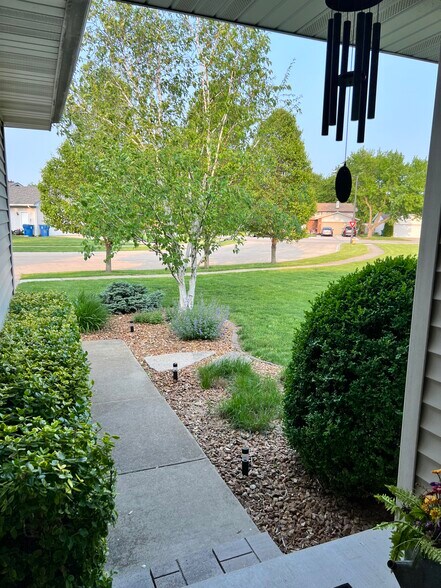 Building Photo - 1155 Swan Dr