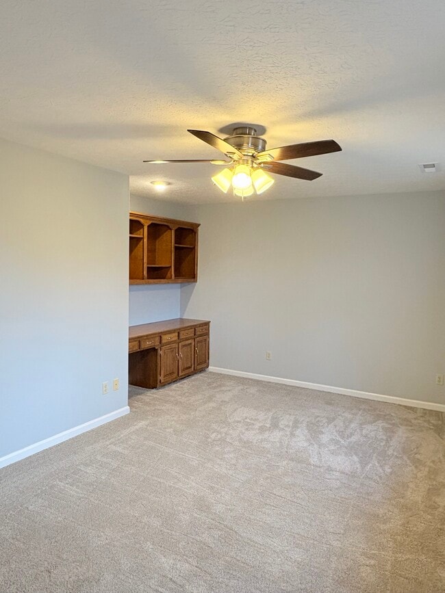 Building Photo - 1016 Lois Ln