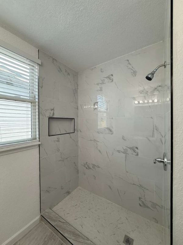 Building Photo - 215 Laurelwood Dr