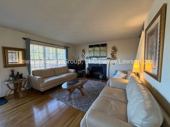 Building Photo - Gorgeous Classic Cave Spring Colonial in S...