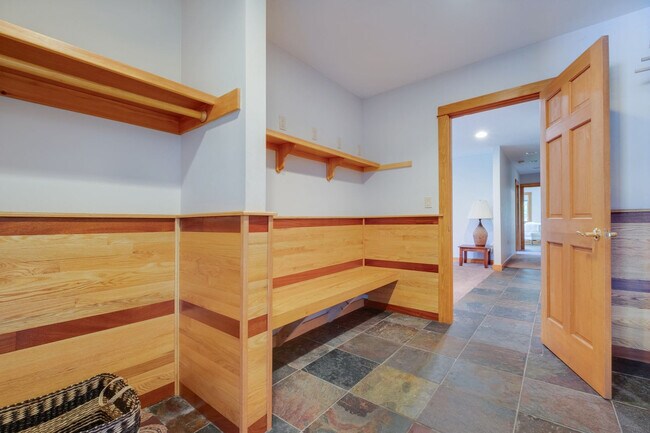 Building Photo - 196 Black Mountain Rd