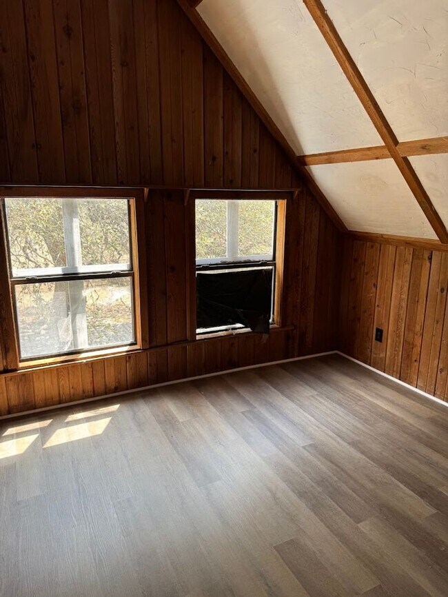 Building Photo - 2 Homes on 6-acres!