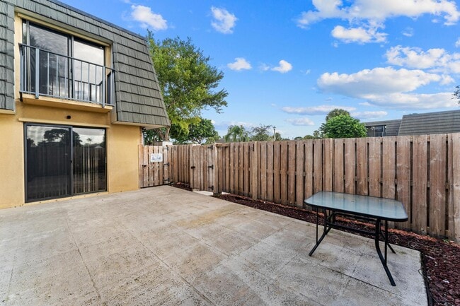 Building Photo - 2410 24th Way