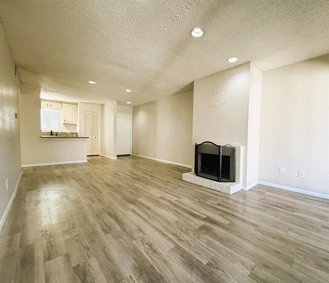Building Photo - 12100 Melville Dr